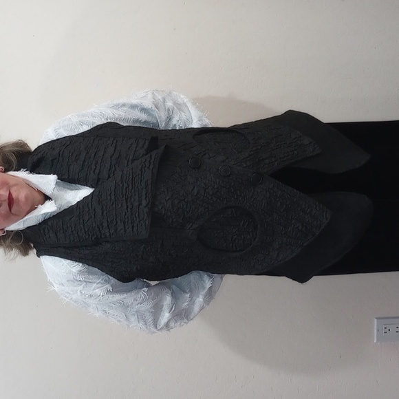 Kedem Sasson Black Scuptural Lightweight Crinkle Vest with pockets, OS - Picture 5 of 14